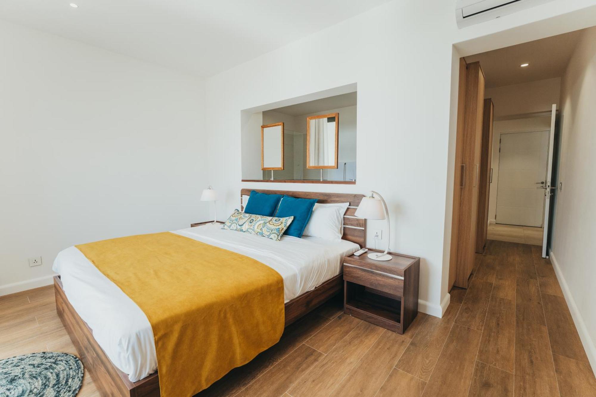 Appartement De Luxe Piscine Et Vue Mer Rivière Noire Exteriör bild