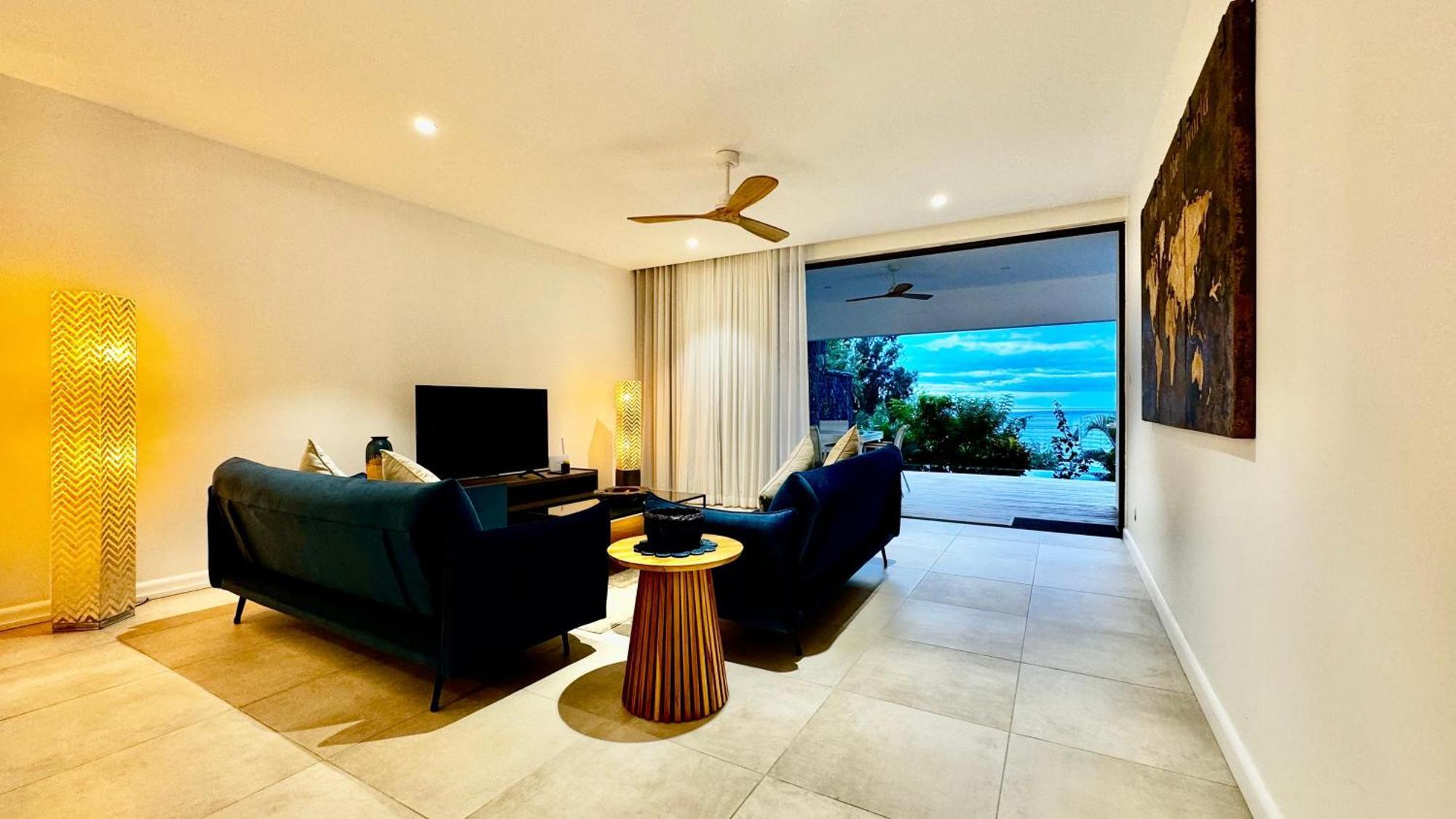 Appartement De Luxe Piscine Et Vue Mer Rivière Noire Exteriör bild