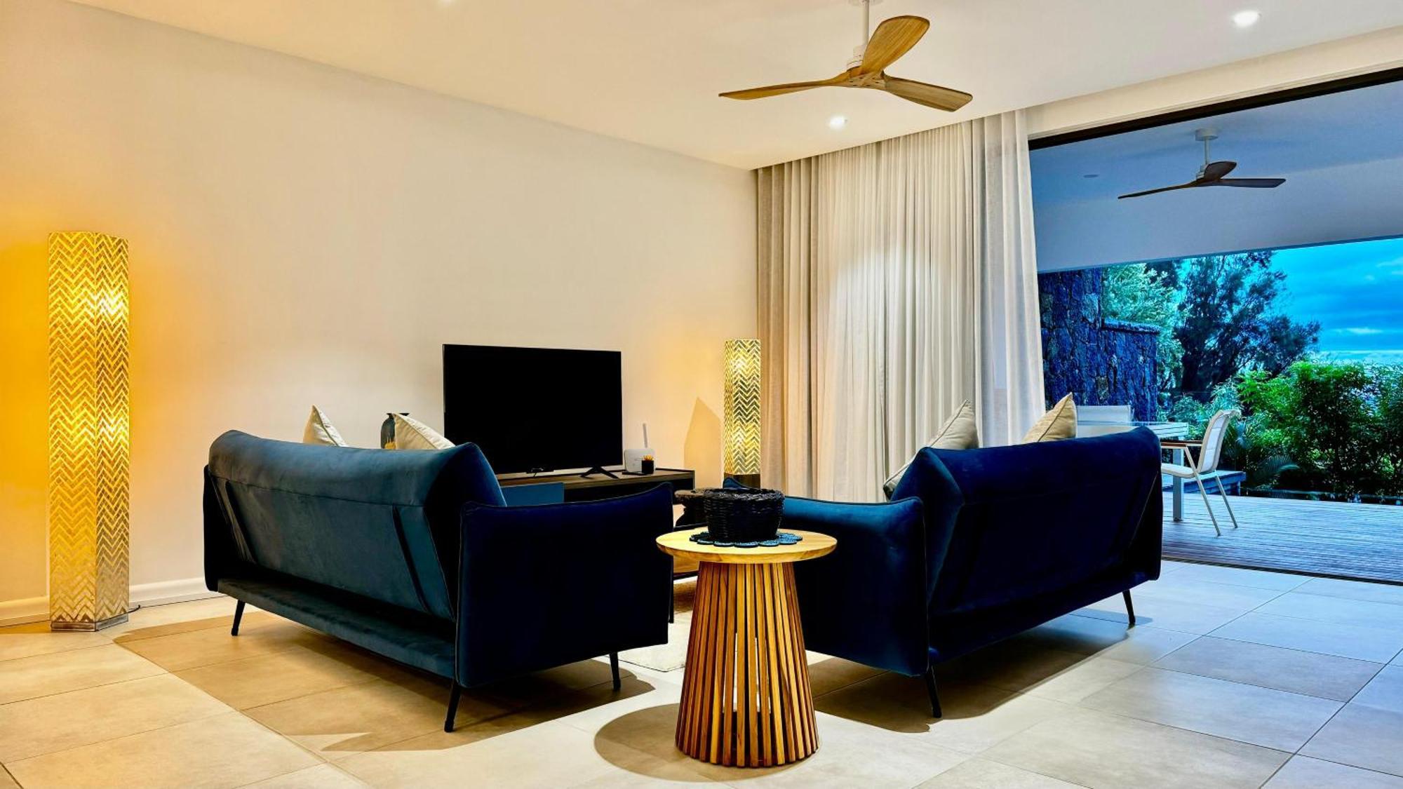 Appartement De Luxe Piscine Et Vue Mer Rivière Noire Exteriör bild