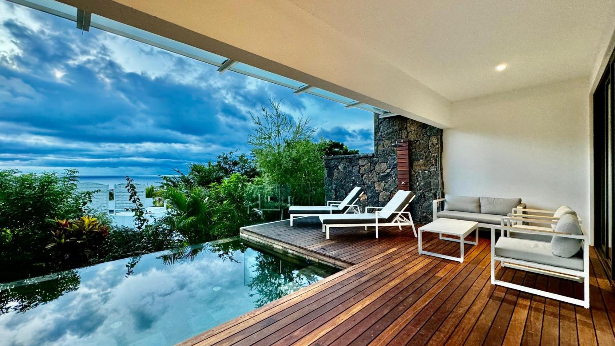 Appartement De Luxe Piscine Et Vue Mer Rivière Noire Exteriör bild