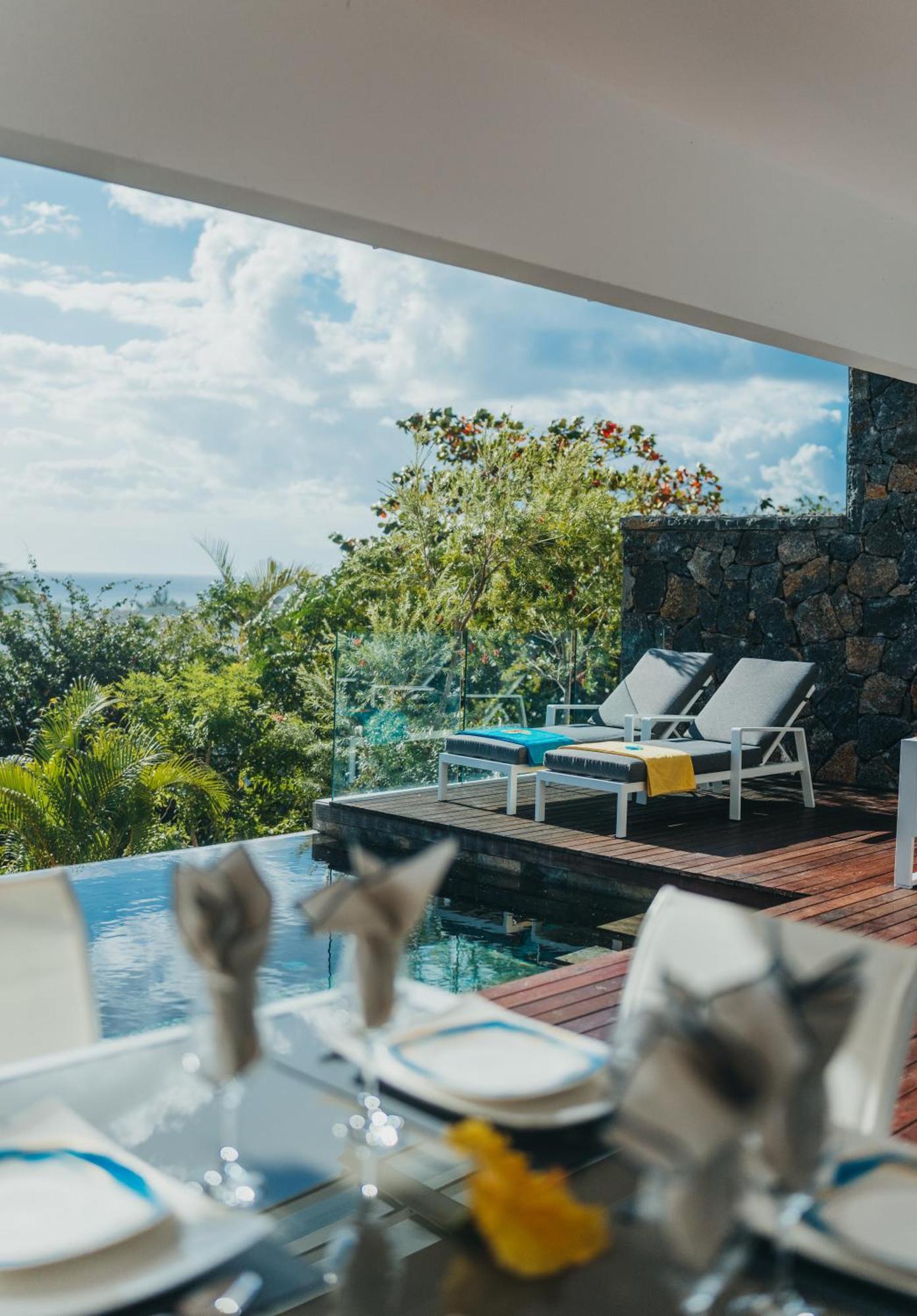 Appartement De Luxe Piscine Et Vue Mer Rivière Noire Exteriör bild